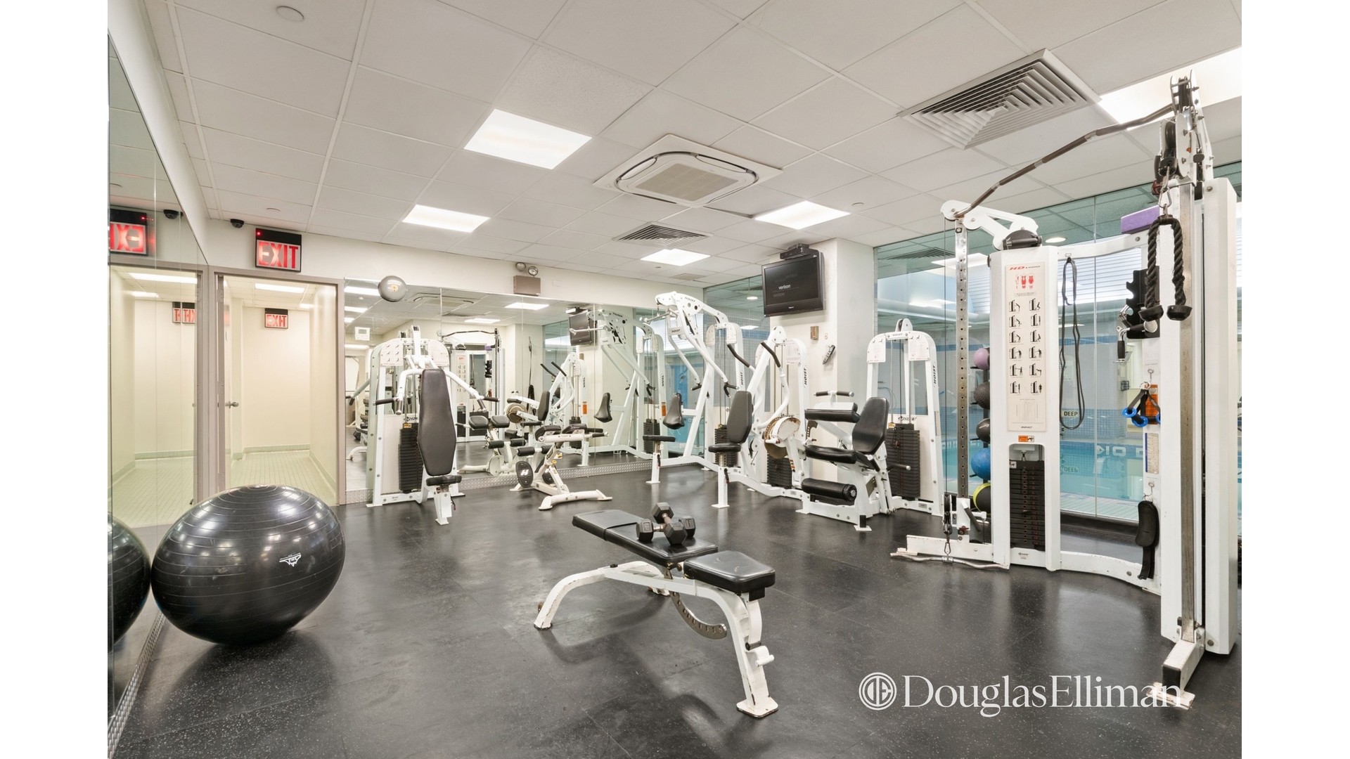 #12 photo, 250 E 40TH Street, Murray Hill , NY 10016