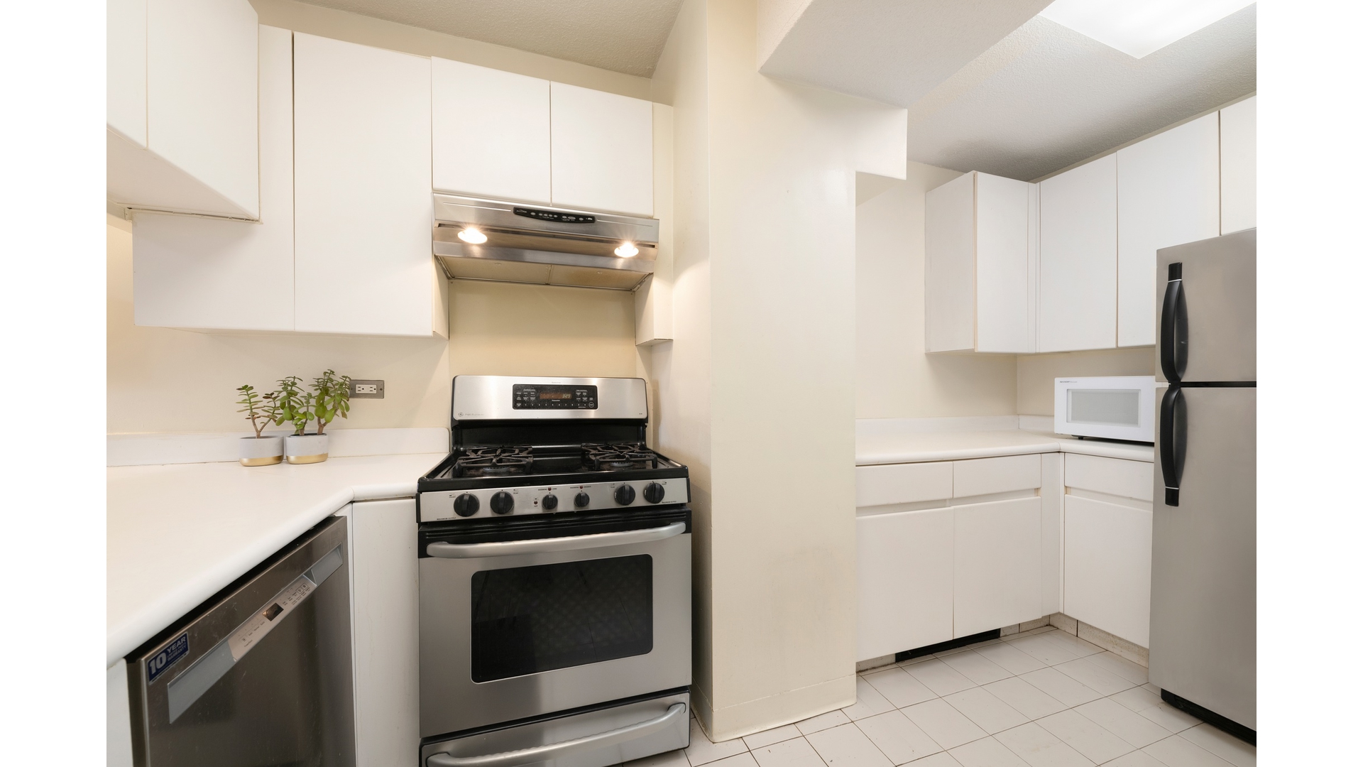 #6 photo, 250 E 40TH Street, Murray Hill , NY 10016