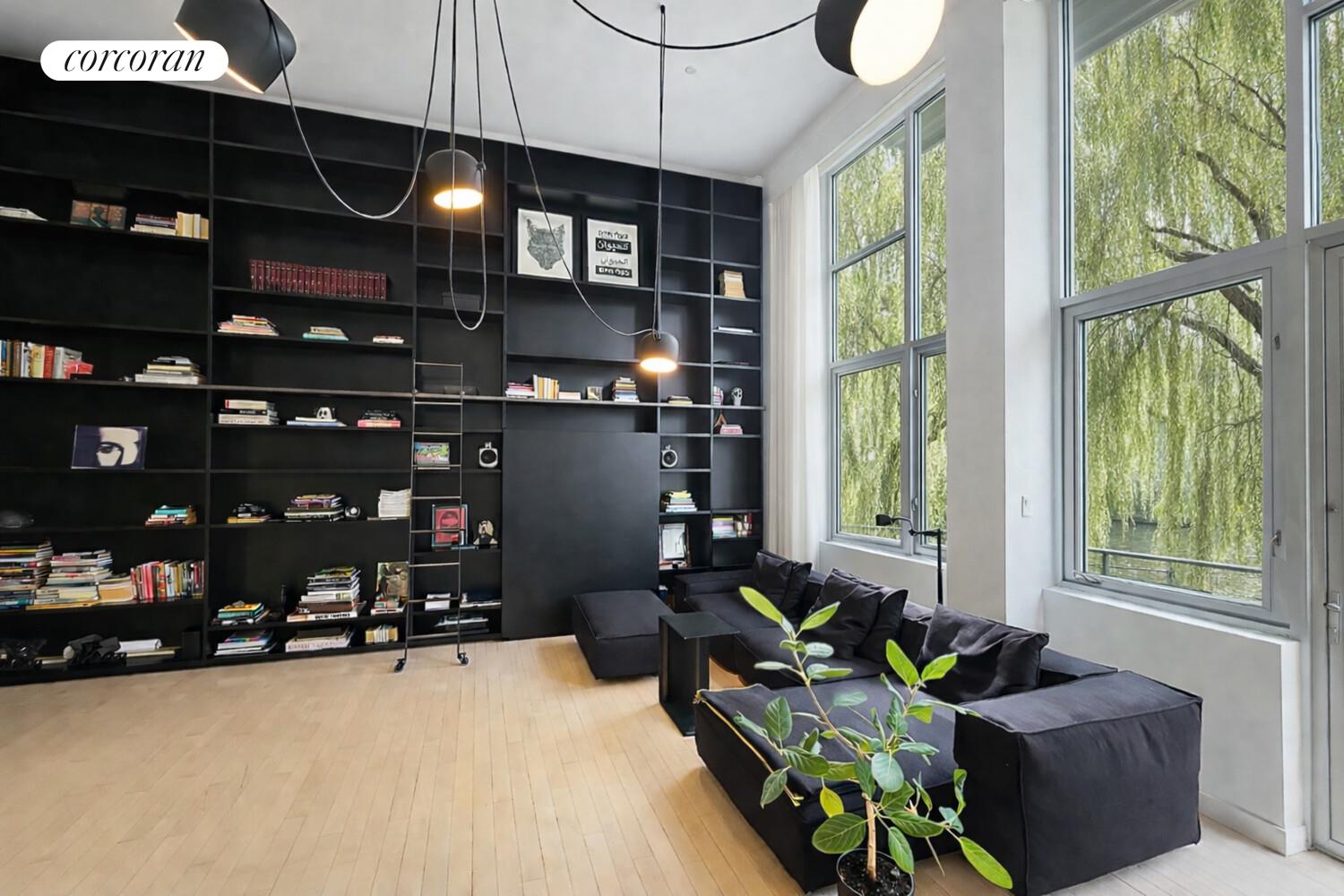 #3 photo, 100 N 3RD Street, 브루클린 Williamsburg , NY 11249