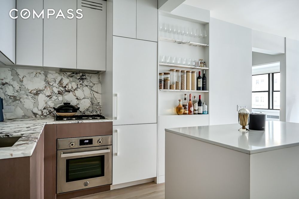 #5 photo, 60 E 9th Street, Greenwich Village , NY 10003