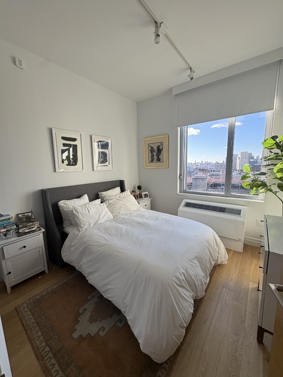 #1 photo, 325 Kent Avenue, הברונקס Williamsburg , NY 11249