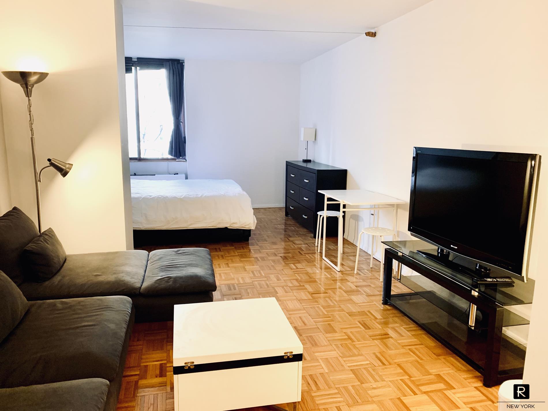 #4 photo, New York City, מנהטן Hell's Kitchen , NY 10019