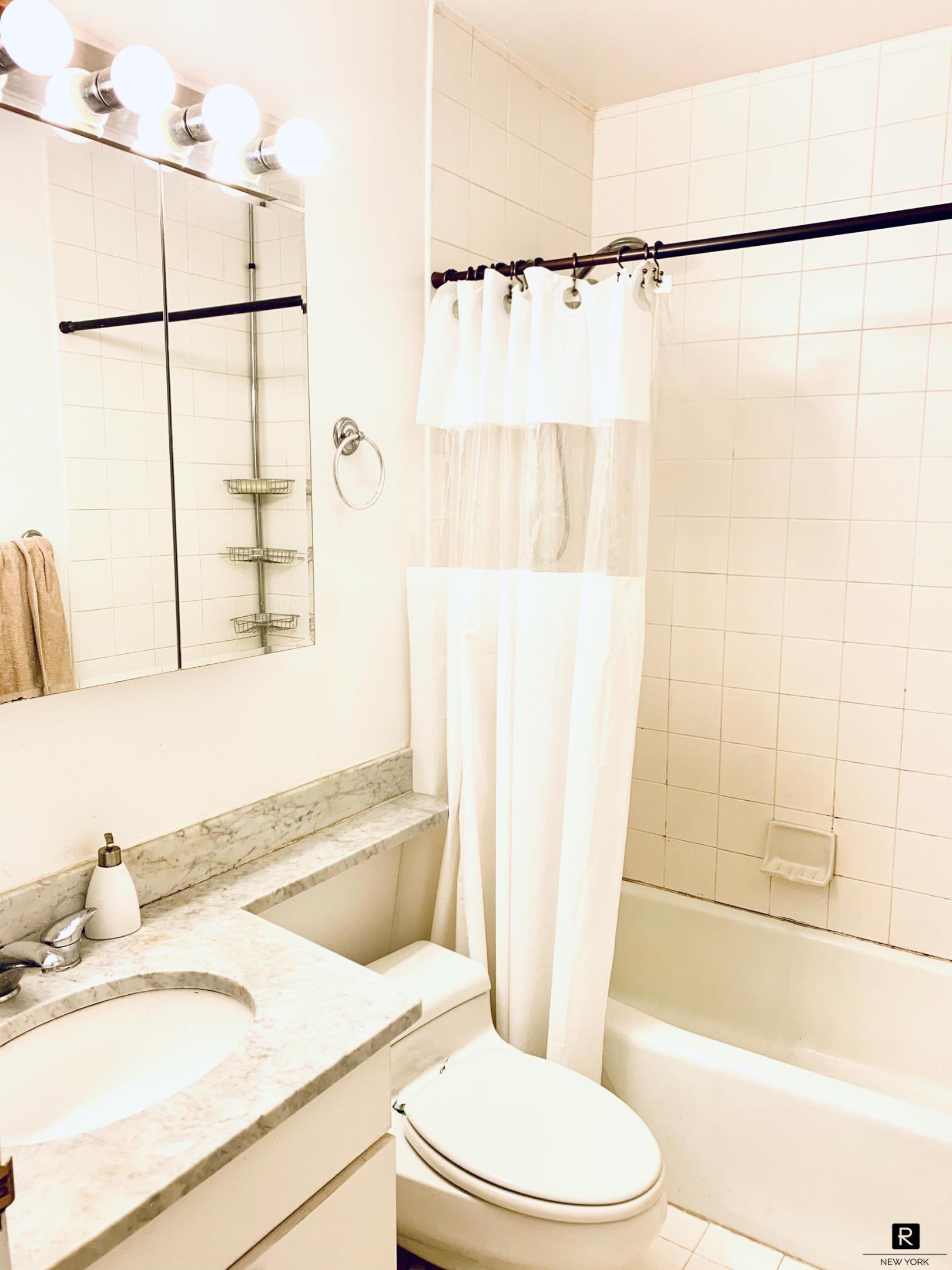 #7 photo, New York City, מנהטן Hell's Kitchen , NY 10019