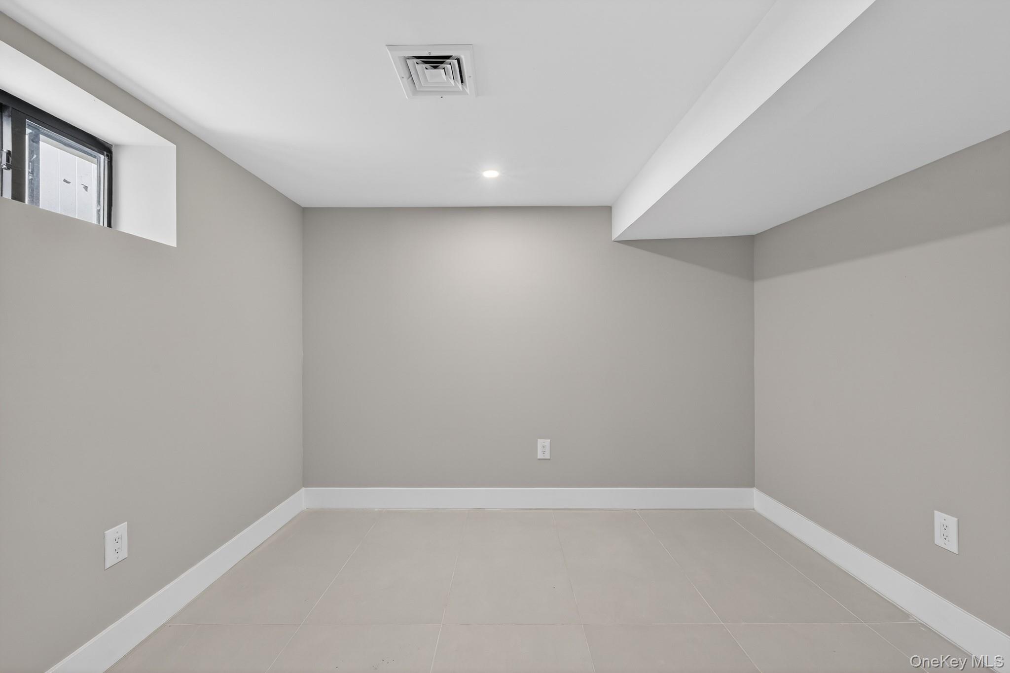 #17 photo, 17611 137th Avenue, কুইন্‌স Rochdale , NY 11434