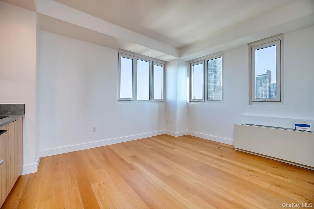 #13 photo, 2416 Queens Plaza, Long Island City , NY 11101