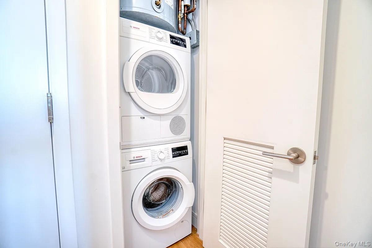 #8 photo, 2416 Queens Plaza, Long Island City , NY 11101