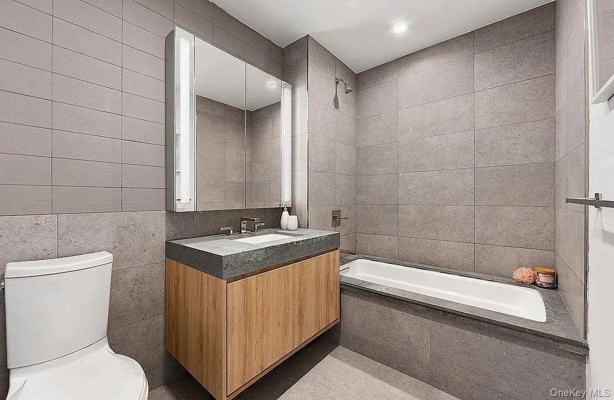 #9 photo, 2416 Queens Plaza, Long Island City , NY 11101