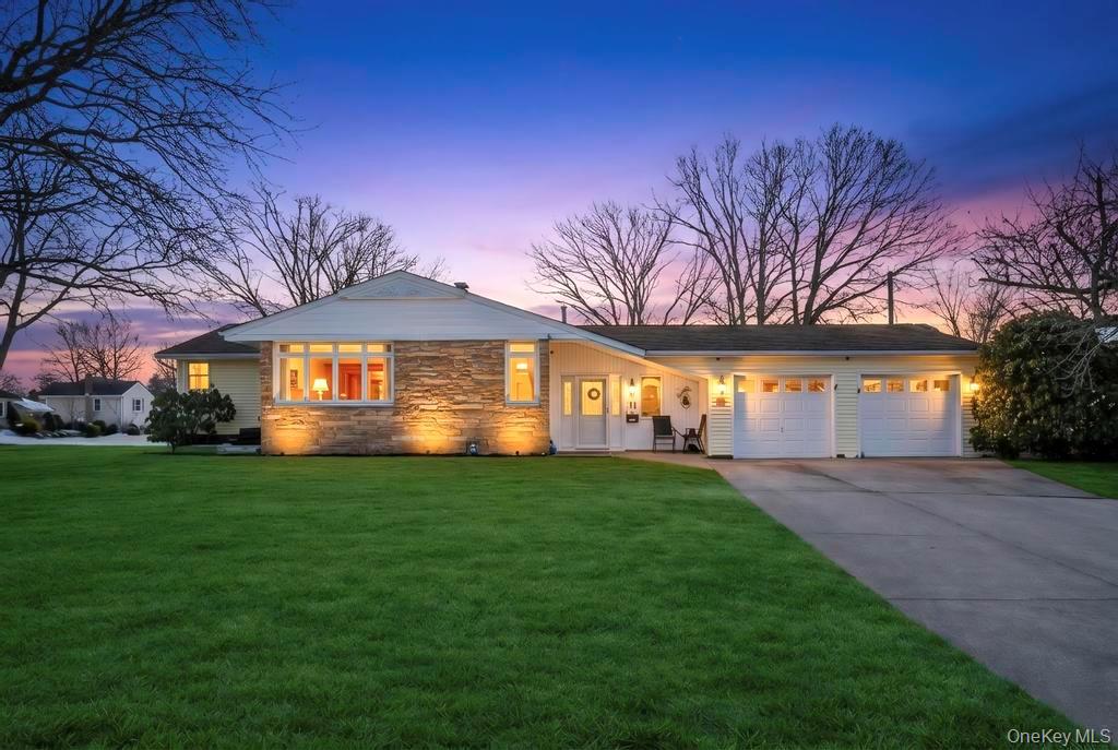 #1 photo, 11 Norman Drive, Саффолк ‖ Centereach , NY 11720