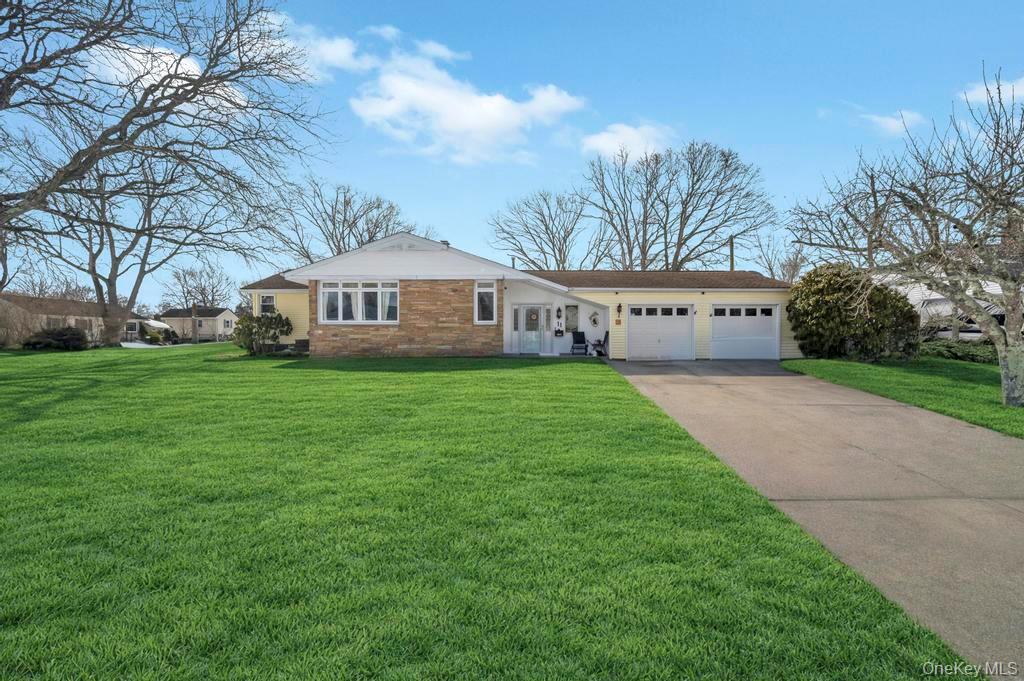 #3 photo, 11 Norman Drive, Саффолк ‖ Centereach , NY 11720