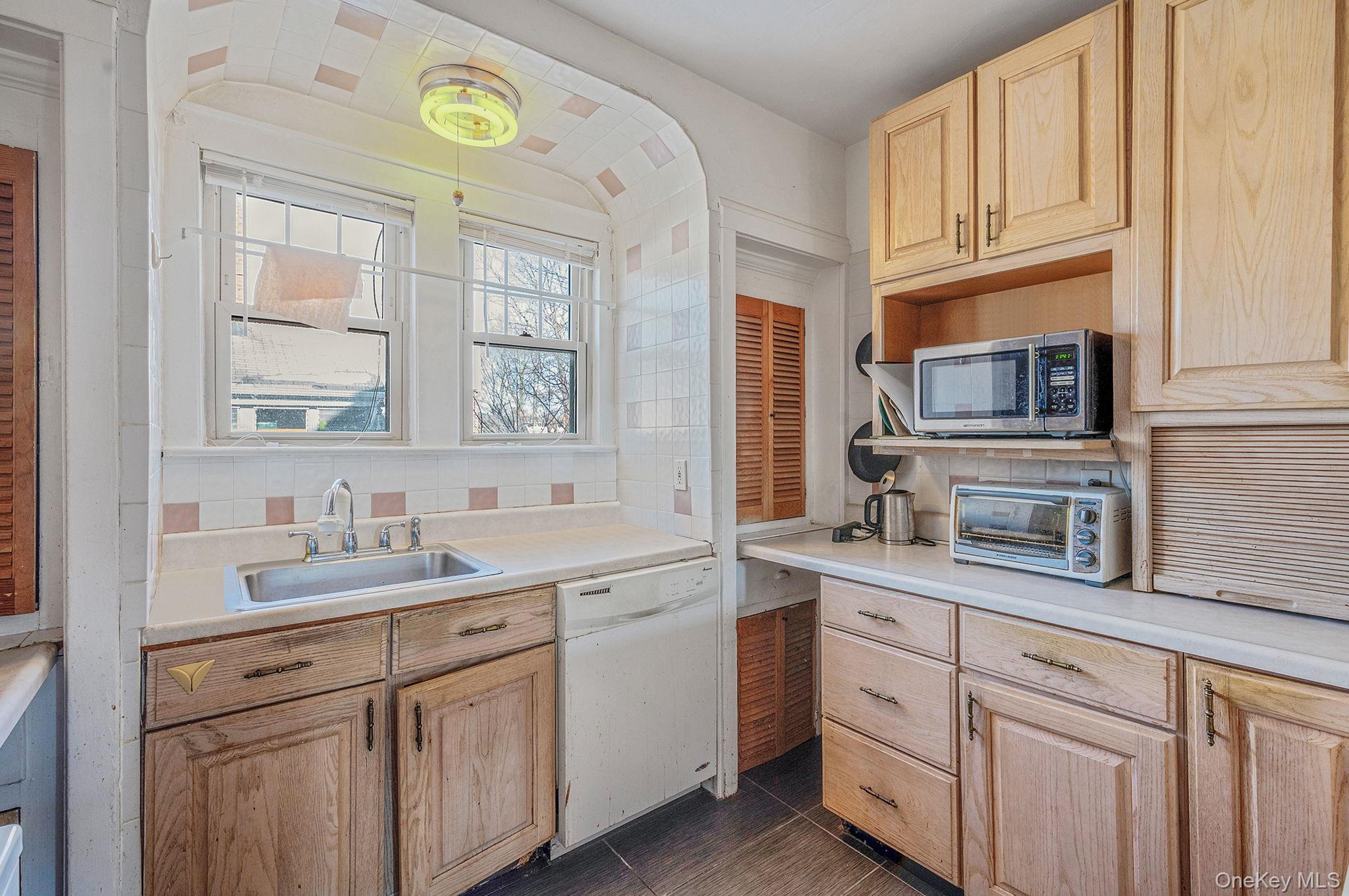 #8 photo, 22 Fairview Boulevard, 롱 아일랜드 Hempstead , NY 11550