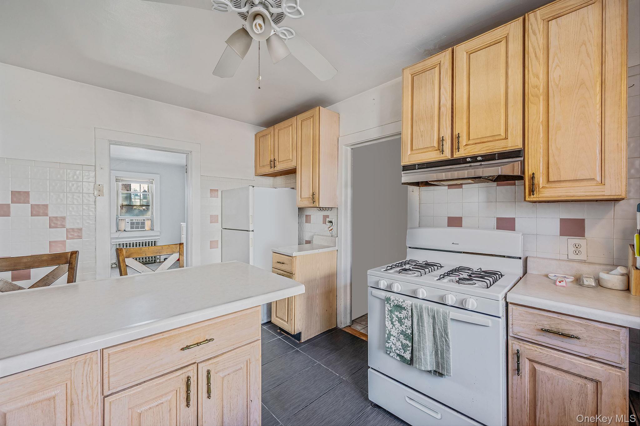 #9 photo, 22 Fairview Boulevard, 롱 아일랜드 Hempstead , NY 11550