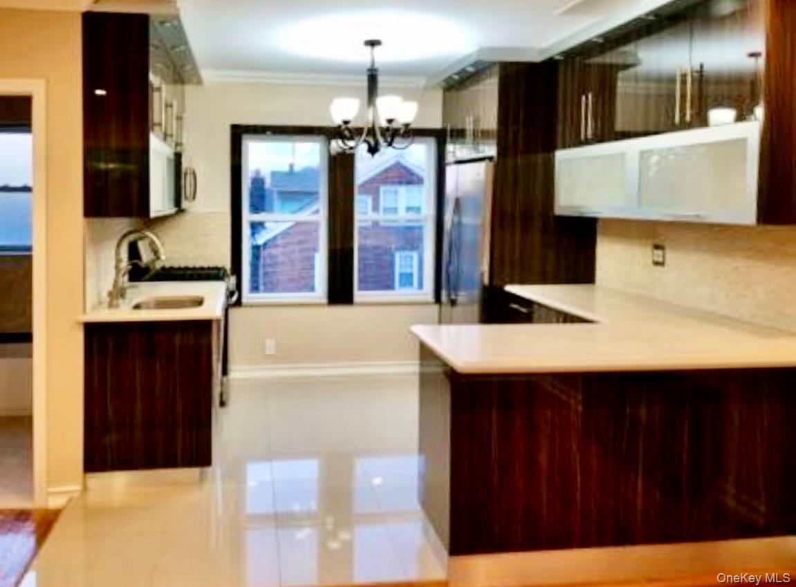 #1 photo, 9915 Ascan Avenue, फॉरेस्ट हिल्स Forest Hills , NY 11375