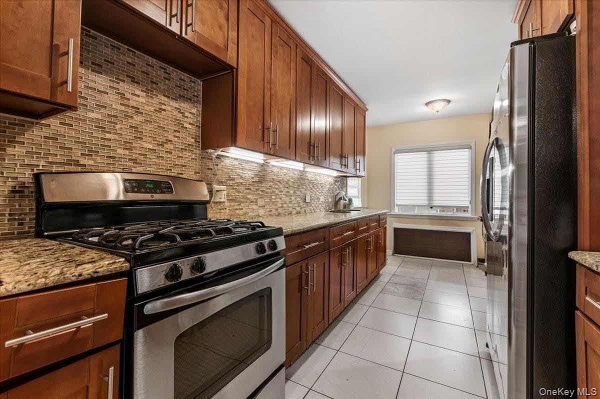 #11 photo, 449 Argyle Road, Cedarhurst , NY 11516