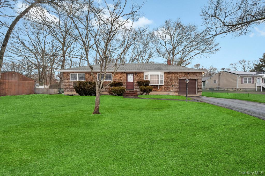 #3 photo, 15 E Woodside Avenue, Patchogue , NY 11772