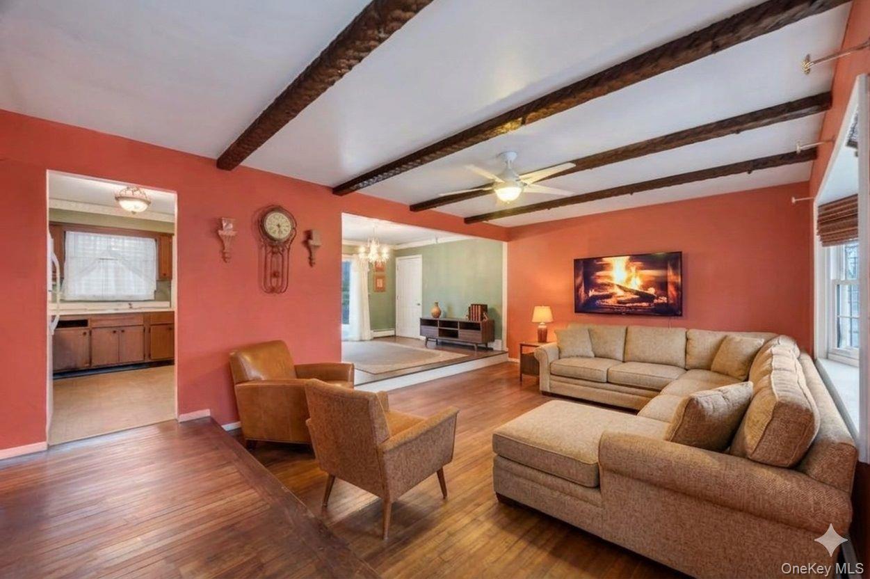 #5 photo, 15 E Woodside Avenue, Patchogue , NY 11772