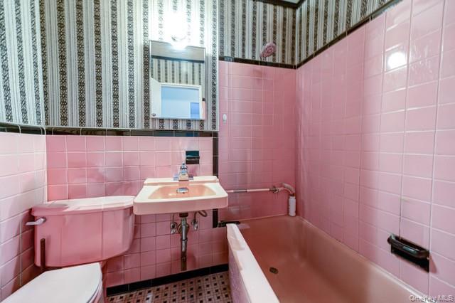 #10 photo, 73-25 Cook Avenue, קווינס Middle Village , NY 11379