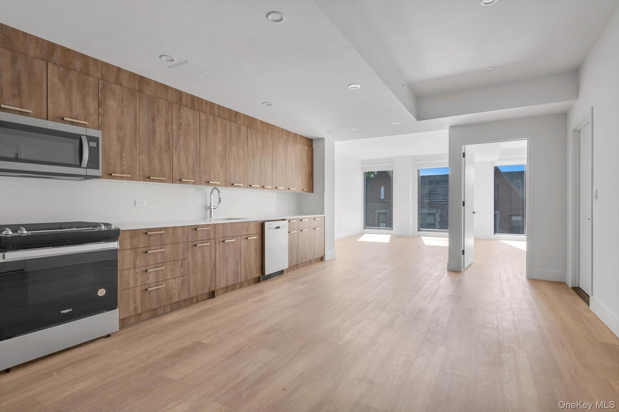 #3 photo, 108 Middle Neck Road, Great Neck , NY 11021