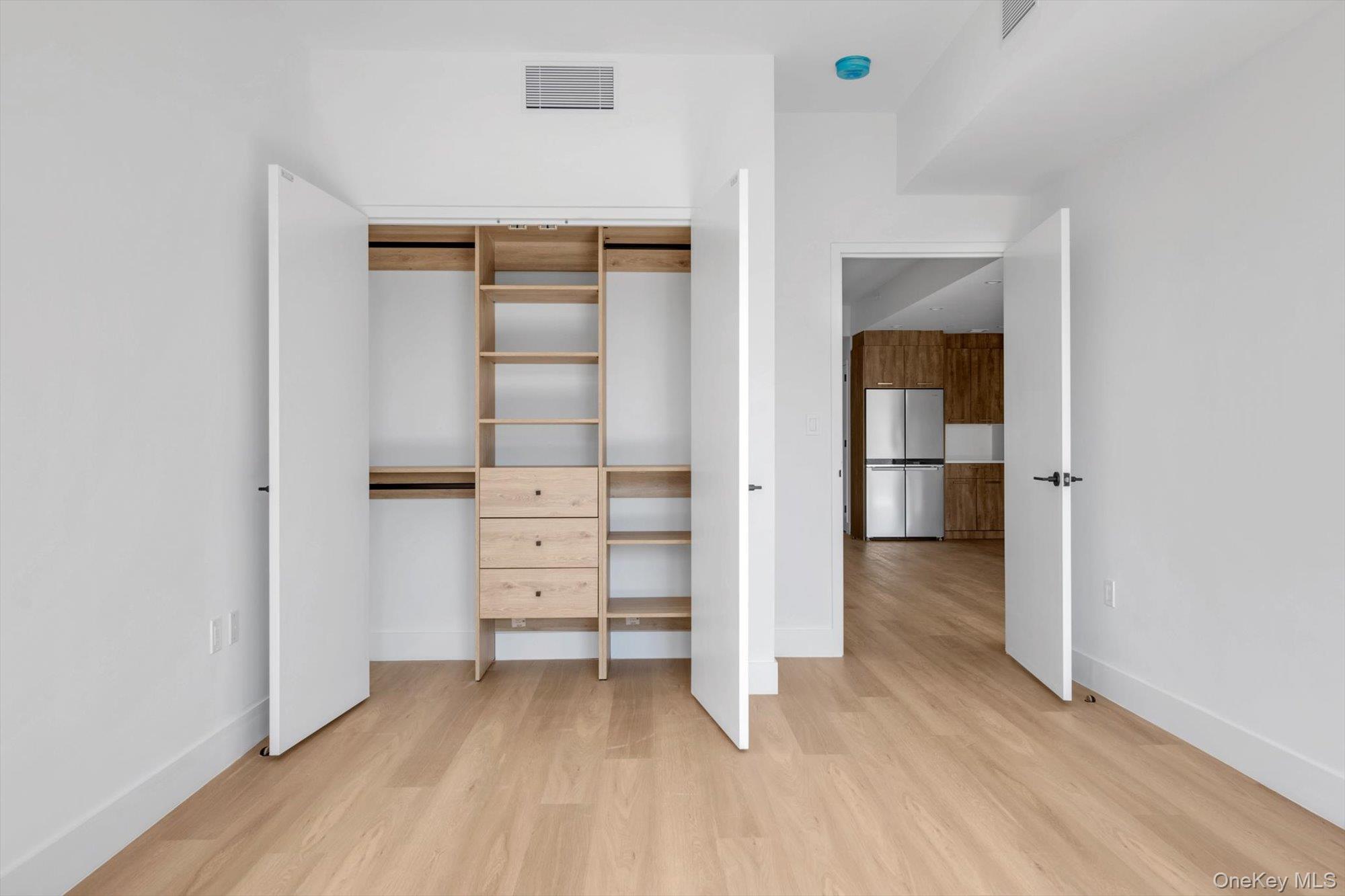 #4 photo, 108 Middle Neck Road, Great Neck , NY 11021