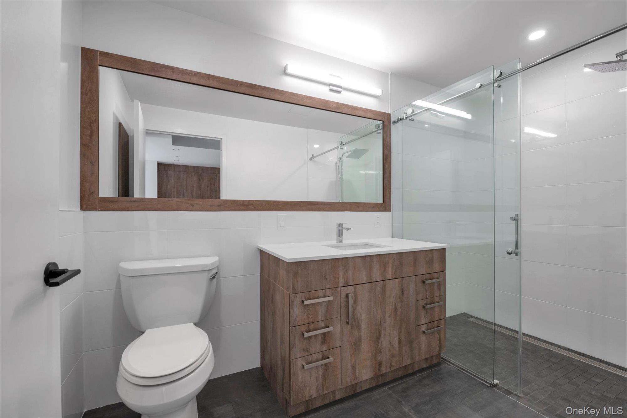 #5 photo, 108 Middle Neck Road, Great Neck , NY 11021