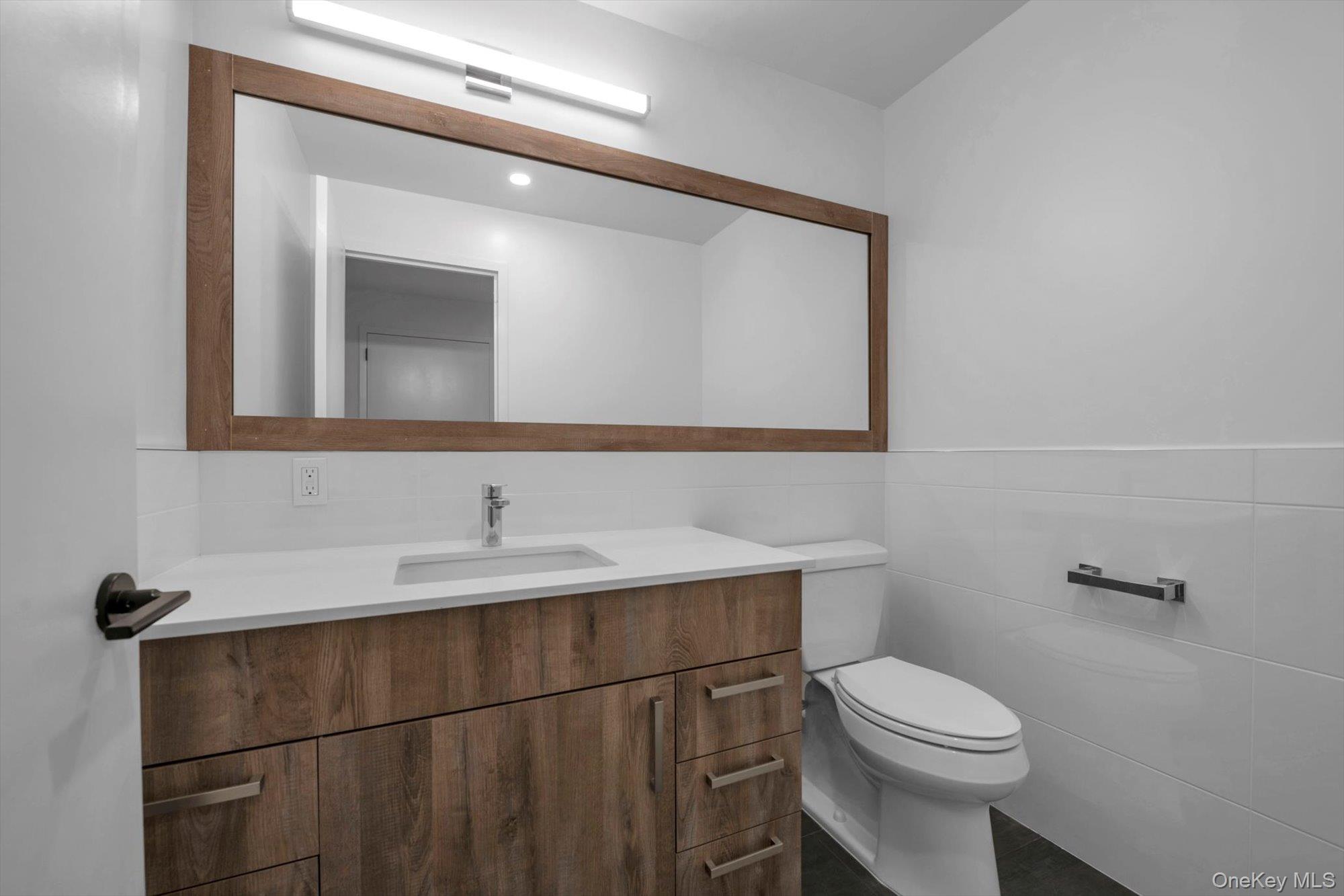 #6 photo, 108 Middle Neck Road, Great Neck , NY 11021