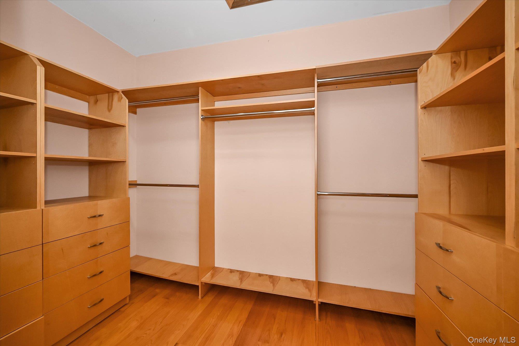 #12 photo, 7716 Kew Forest Lane, 뉴욕퀸즈 Forest Hills , NY 11375