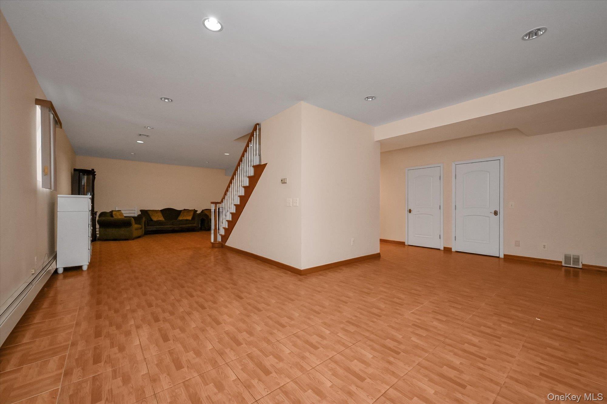 #18 photo, 7716 Kew Forest Lane, 뉴욕퀸즈 Forest Hills , NY 11375