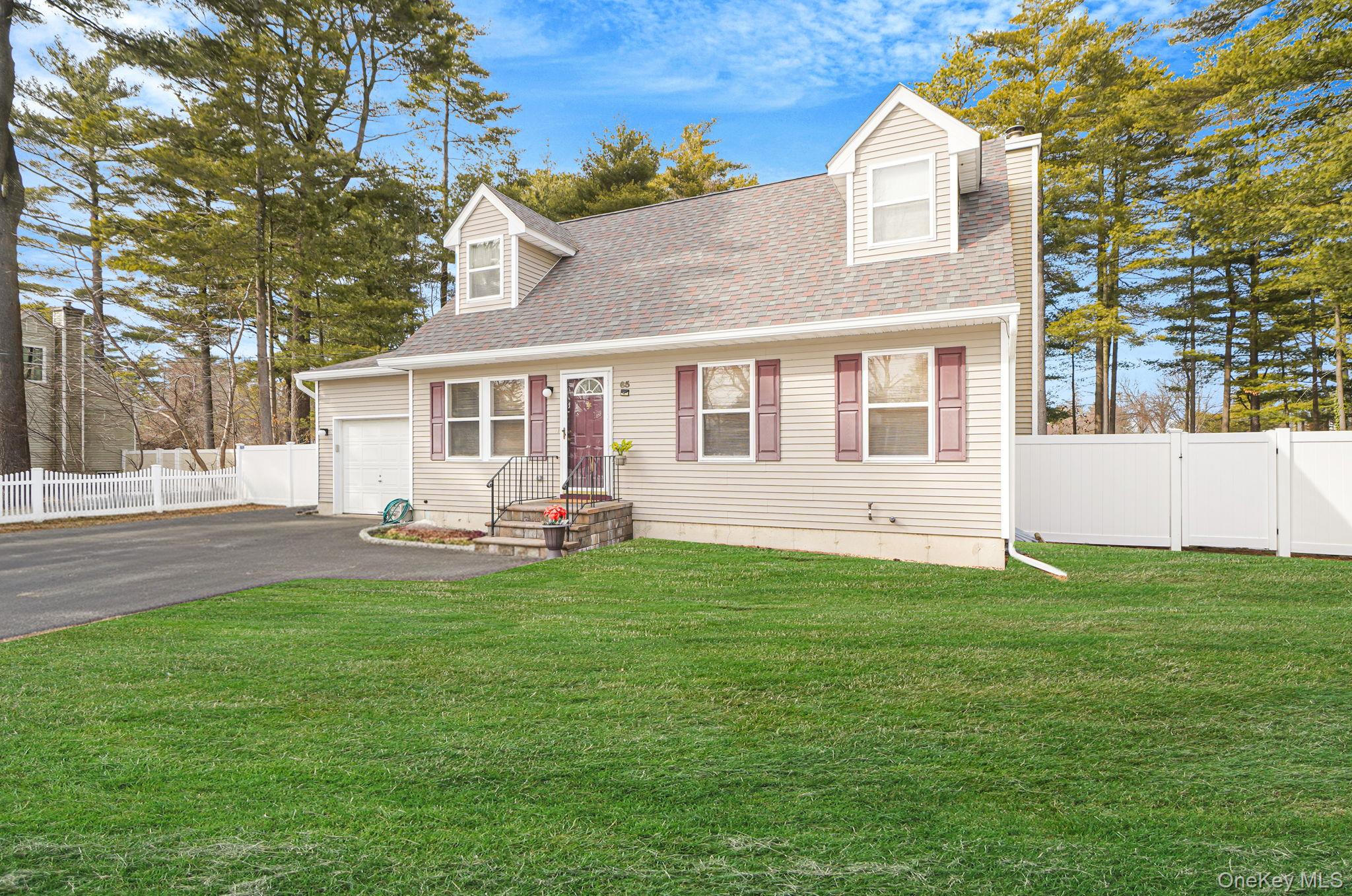 #1 photo, 65 Prospect Drive, سوفولك Brentwood , NY 11717