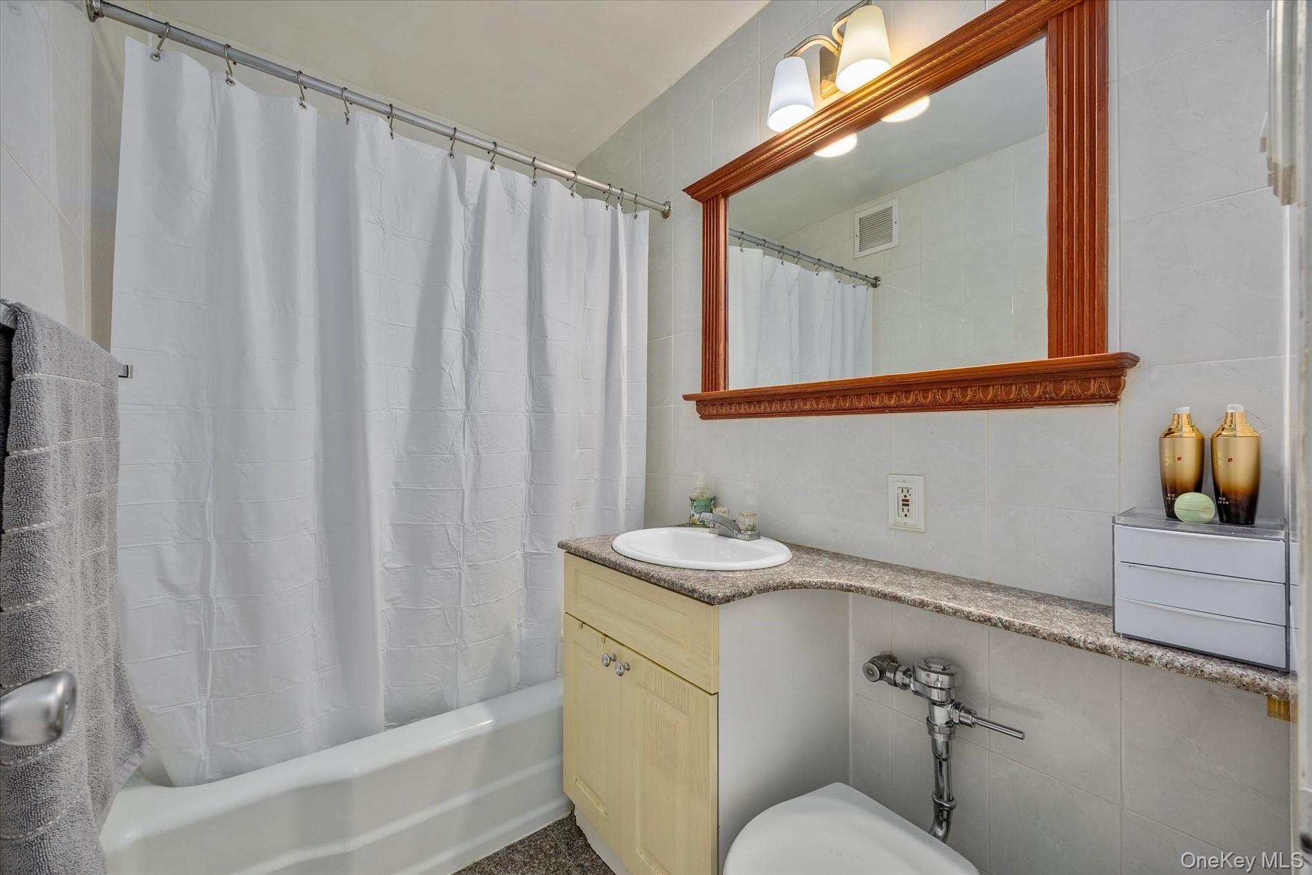 #13 photo, 3425 150th Place, Flushing , NY 11354