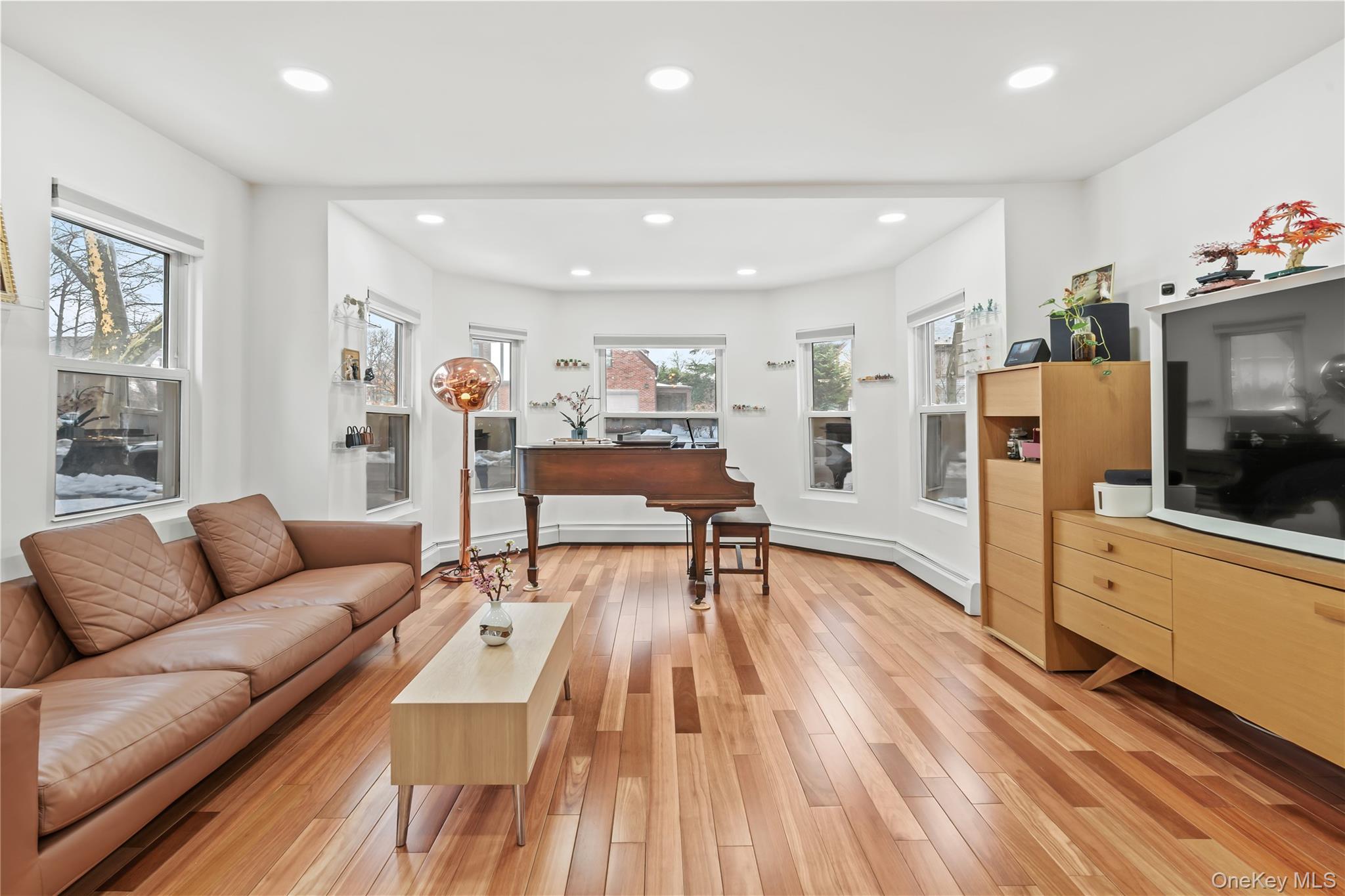 #11 photo, 70-51 Juno Street, Forest Hills , NY 11375