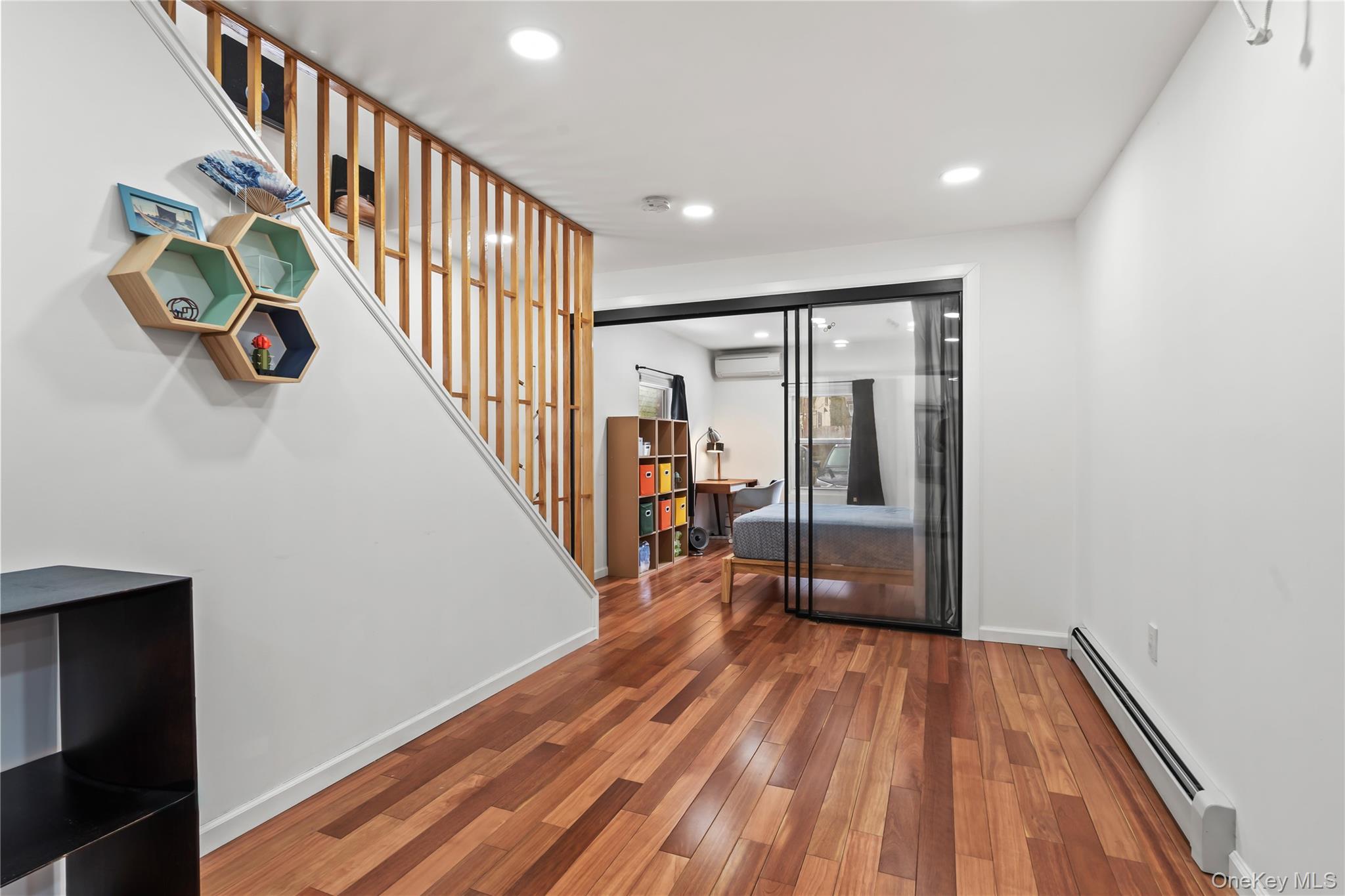 #3 photo, 70-51 Juno Street, Forest Hills , NY 11375