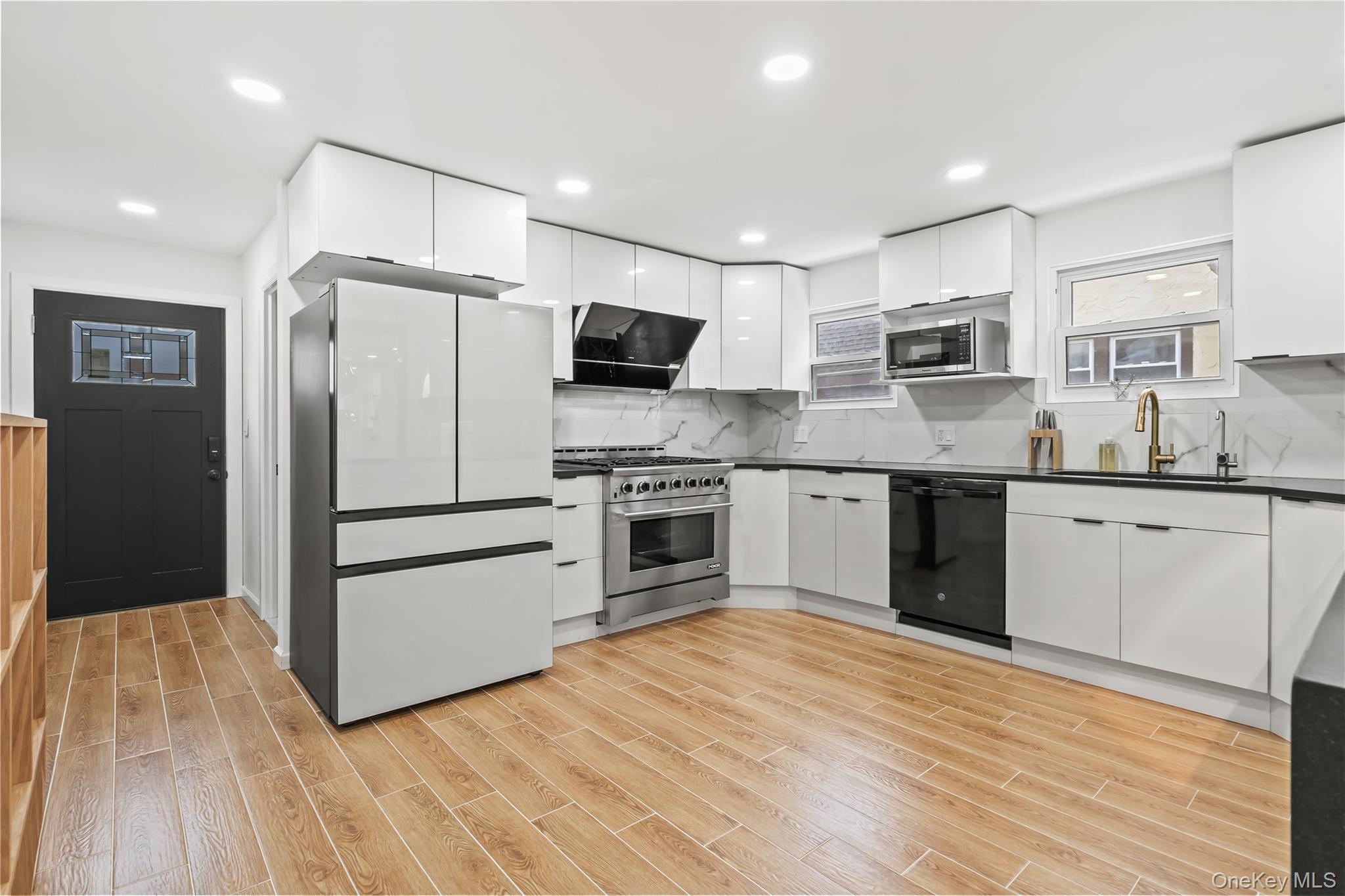 #8 photo, 70-51 Juno Street, Forest Hills , NY 11375