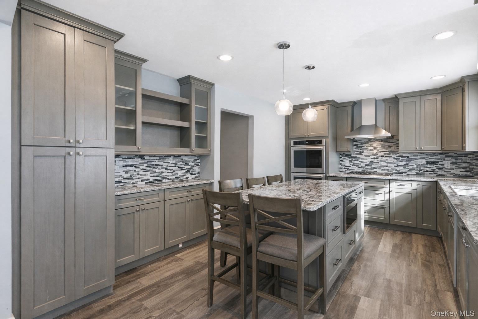 #3 photo, 101 Spruce Avenue, 롱 아일랜드 Bethpage , NY 11714