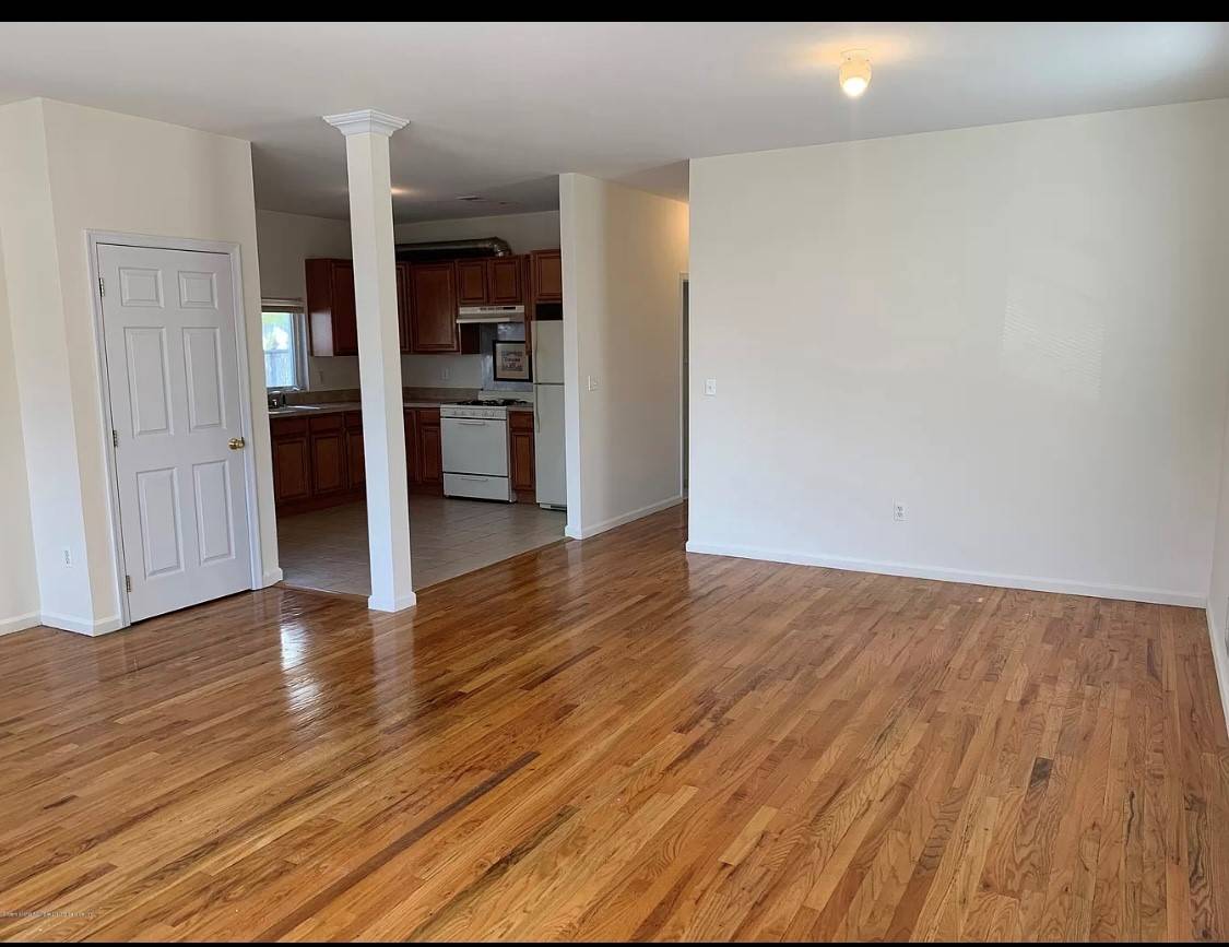 #4 photo, 15 Hunter Ave, #1, Staten Island , NY 10306