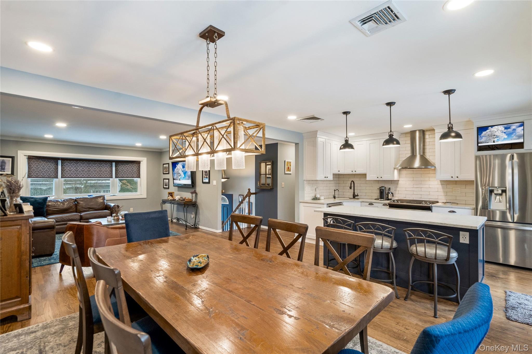 #11 photo, 6 Stimson Place, Huntington , NY 11743