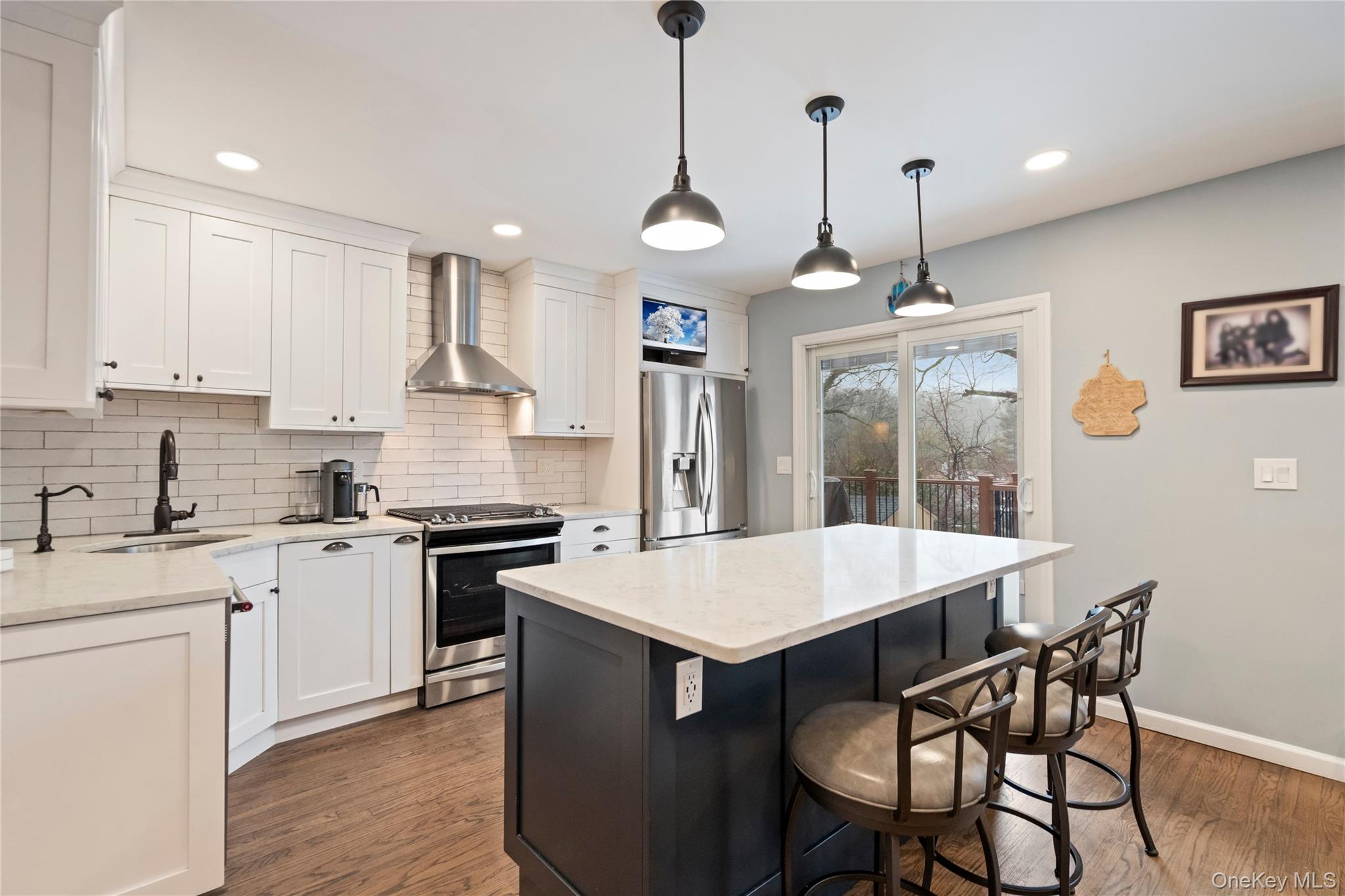 #12 photo, 6 Stimson Place, Huntington , NY 11743