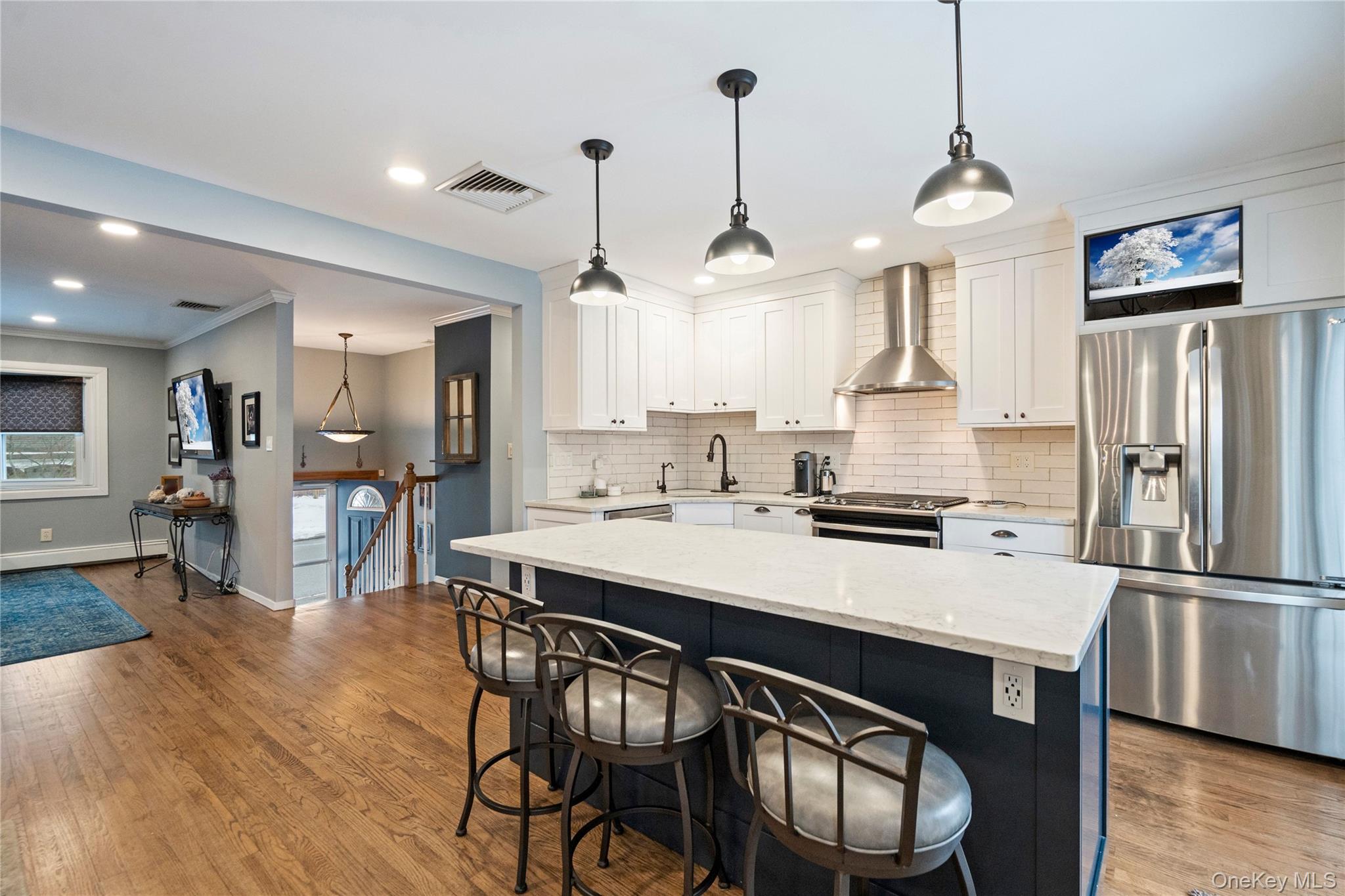 #14 photo, 6 Stimson Place, Huntington , NY 11743