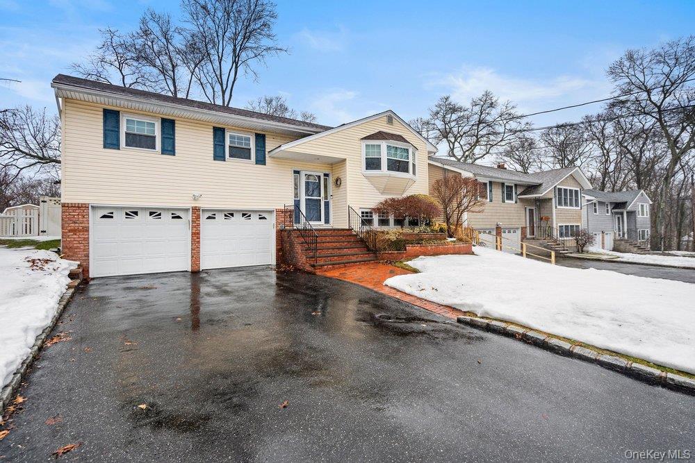 #2 photo, 6 Stimson Place, Huntington , NY 11743