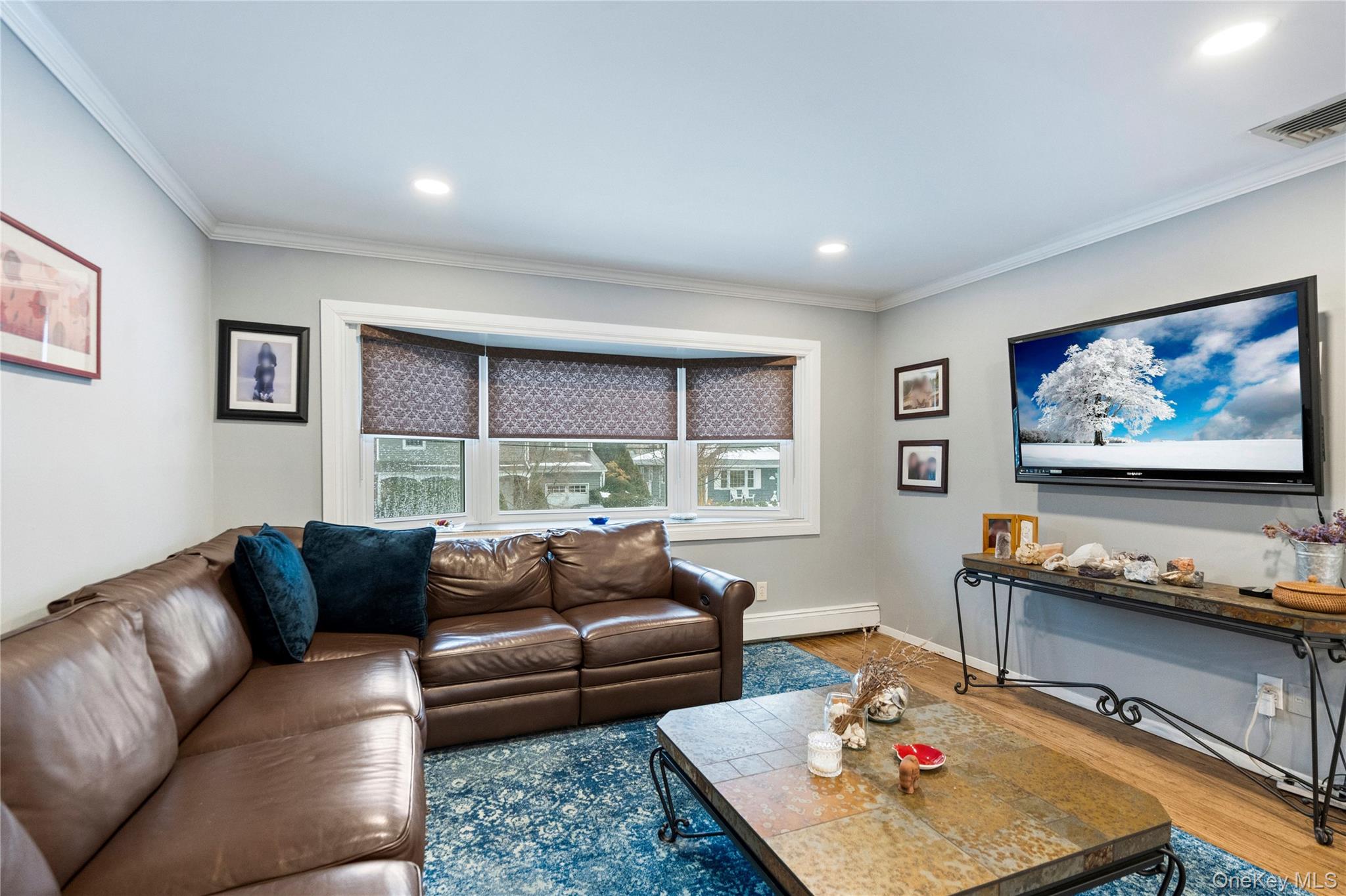 #8 photo, 6 Stimson Place, Huntington , NY 11743