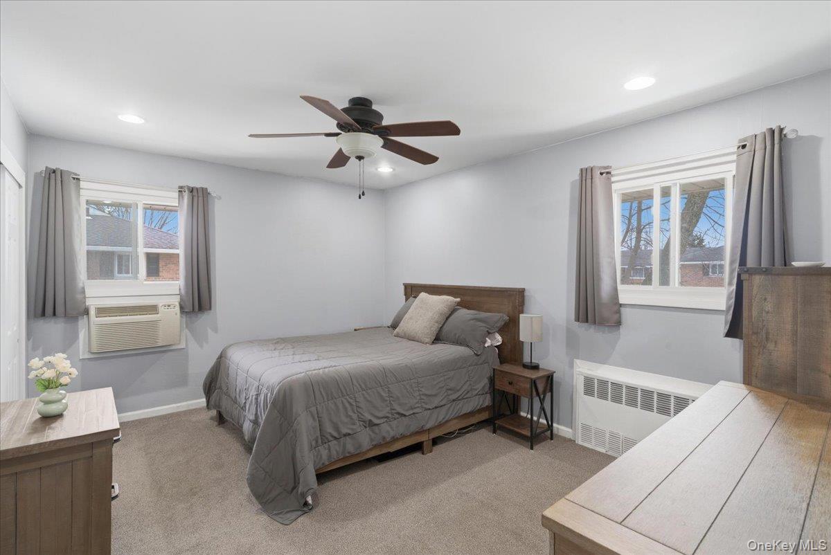 #11 photo, 205 Edmunton Drive, North Babylon , NY 11703