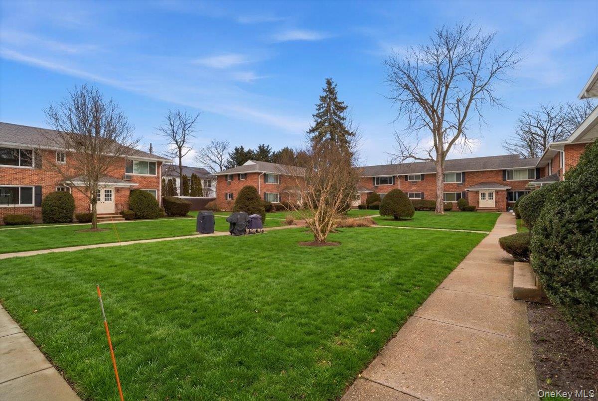 #14 photo, 205 Edmunton Drive, North Babylon , NY 11703