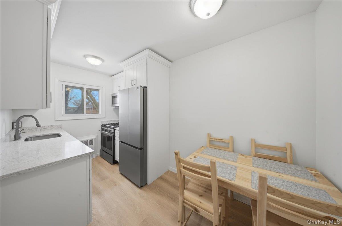 #5 photo, 205 Edmunton Drive, North Babylon , NY 11703