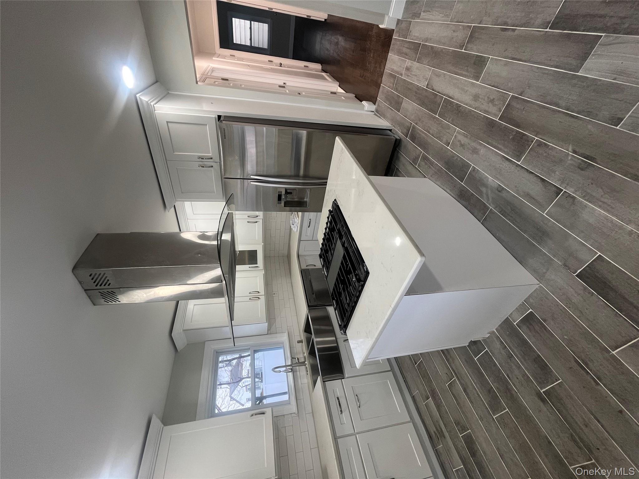 #9 photo, 240 Woodfield Road, West Hempstead , NY 11552