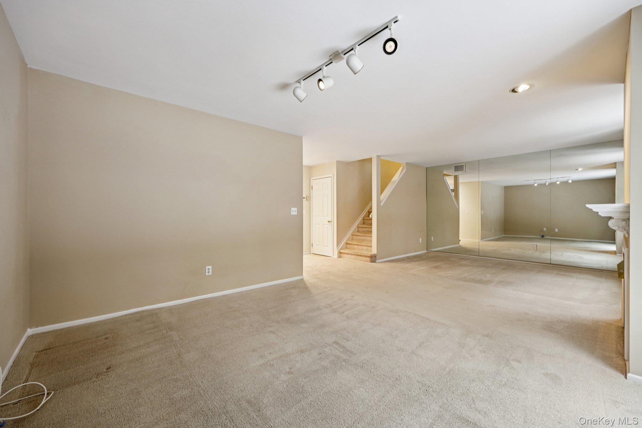 #10 photo, 3 Springwood Lane, Huntington , NY 11743