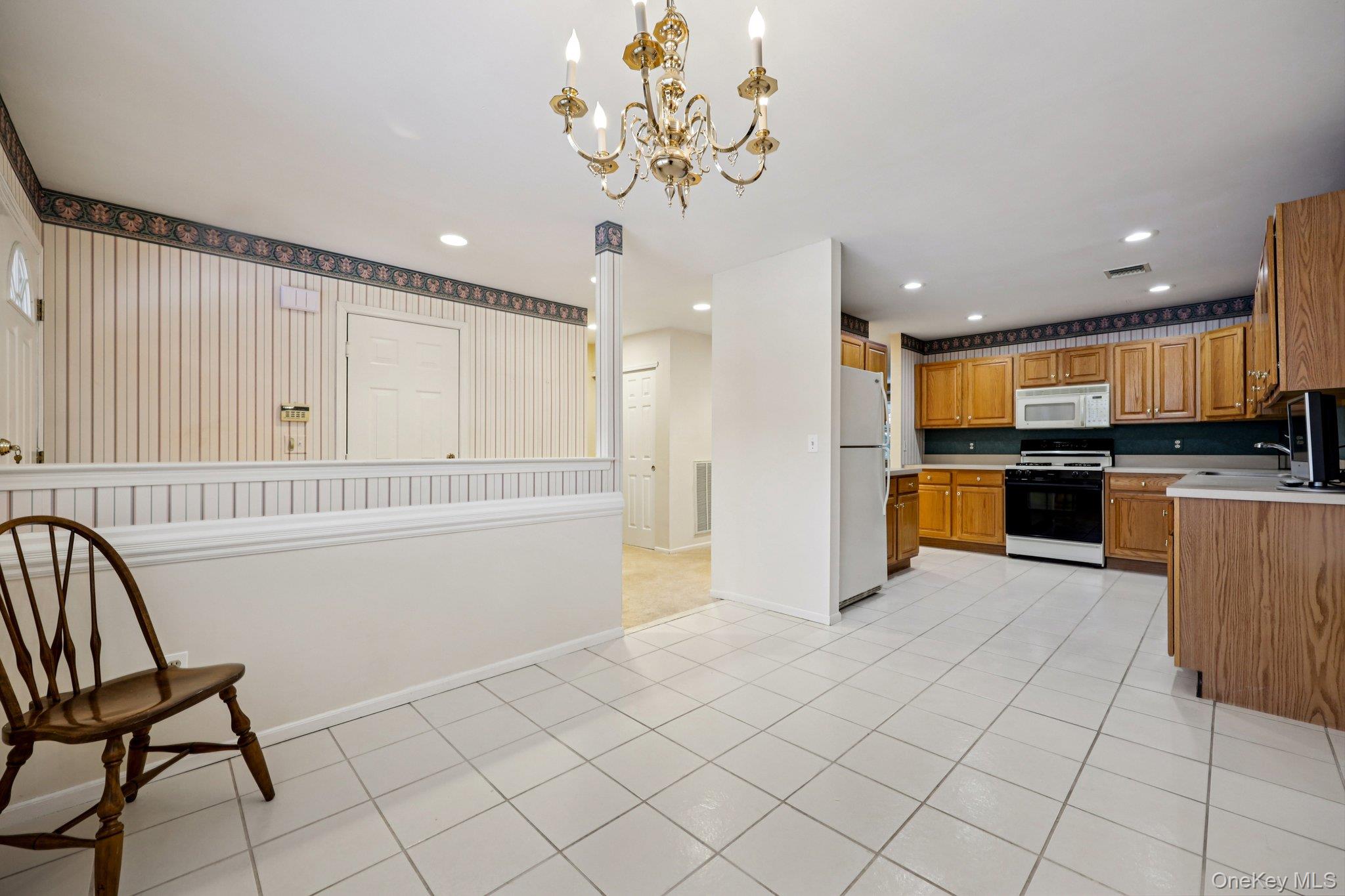 #13 photo, 3 Springwood Lane, Huntington , NY 11743