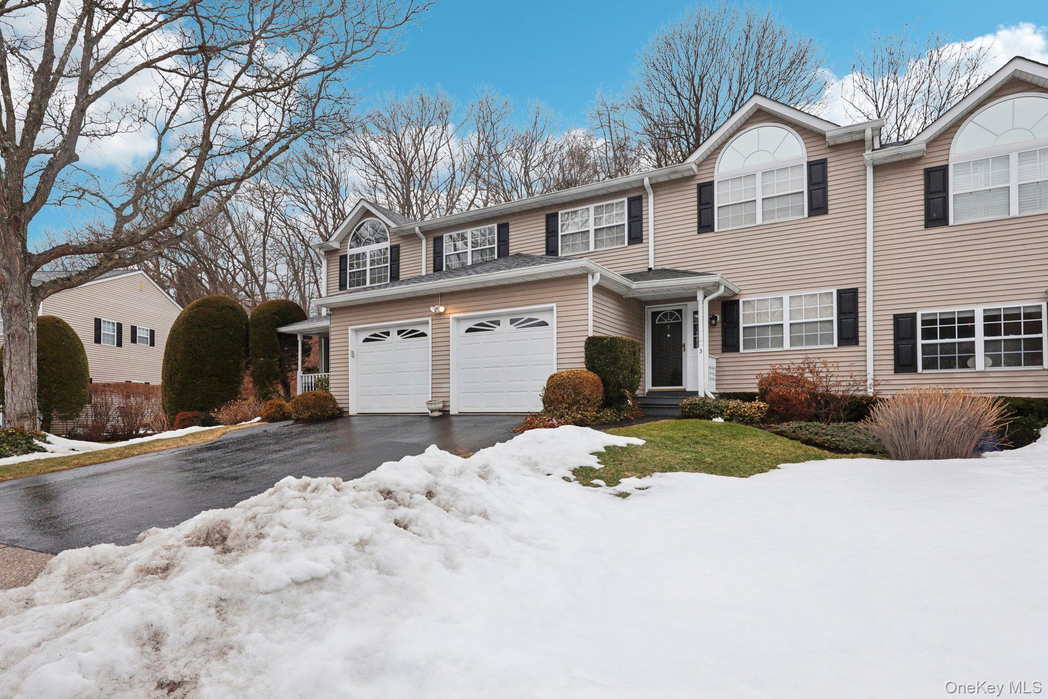 #2 photo, 3 Springwood Lane, Huntington , NY 11743