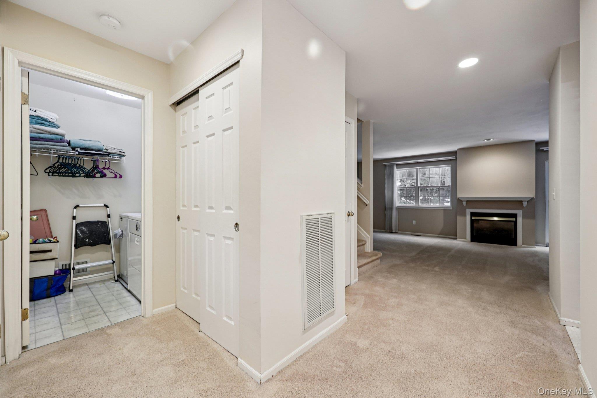 #6 photo, 3 Springwood Lane, Huntington , NY 11743