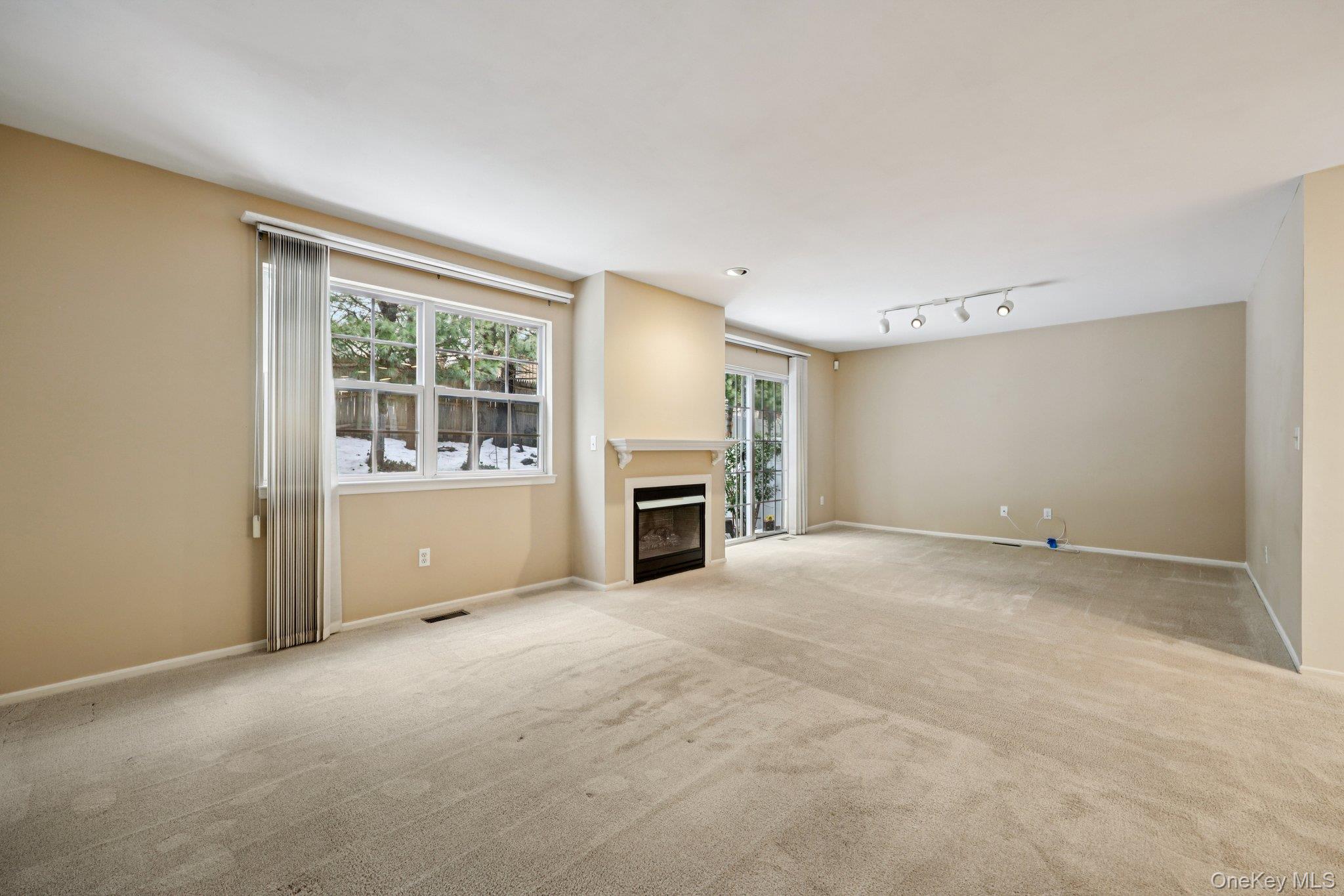 #7 photo, 3 Springwood Lane, Huntington , NY 11743