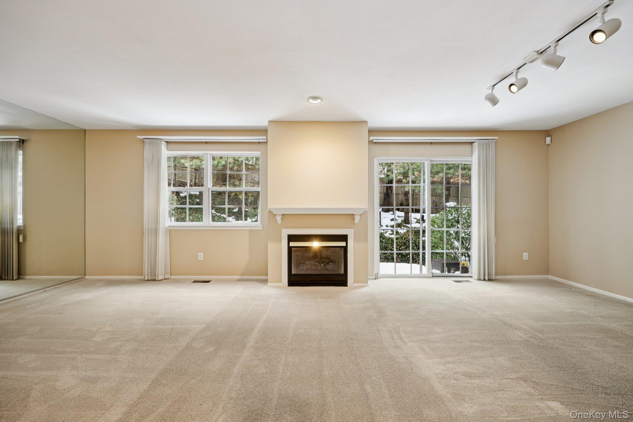 #9 photo, 3 Springwood Lane, Huntington , NY 11743