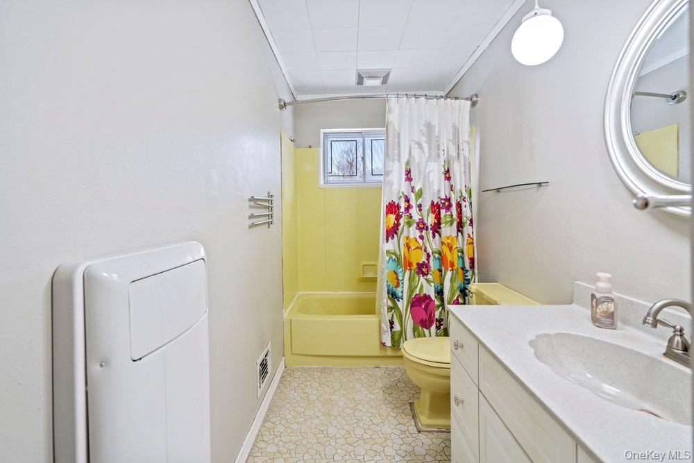 #11 photo, 90 Babylon Avenue, West Islip , NY 11795