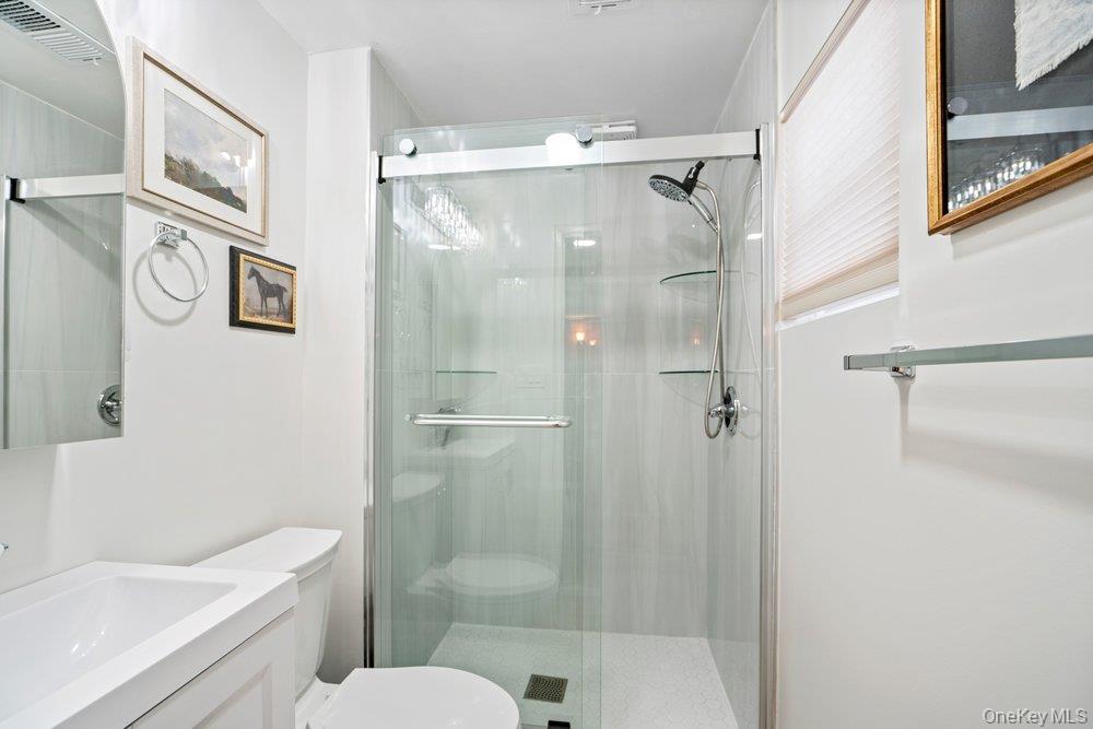 #18 photo, 90 Babylon Avenue, West Islip , NY 11795